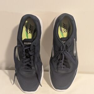 Sketchers goga max Navy Blue And Black Cloth  runners, Sneakers. Size 10. Men's.